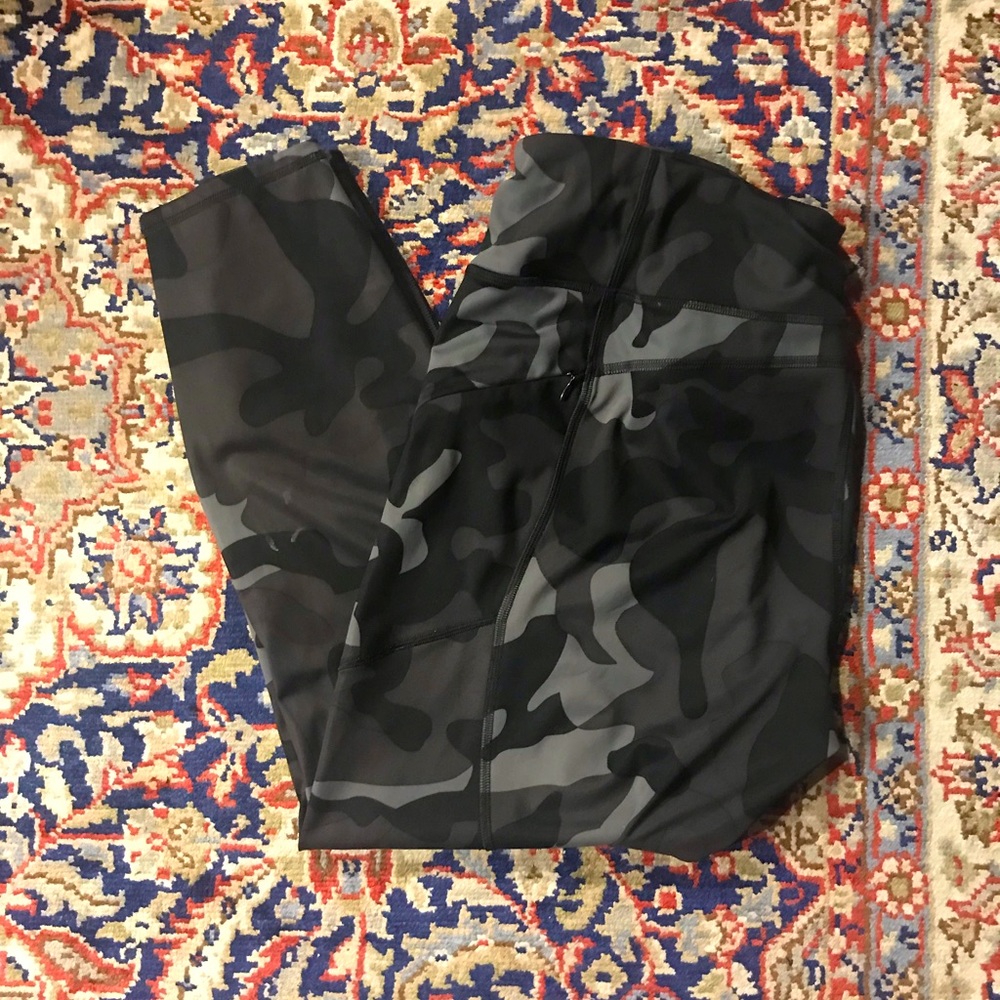 Athleta camo leggings size xl